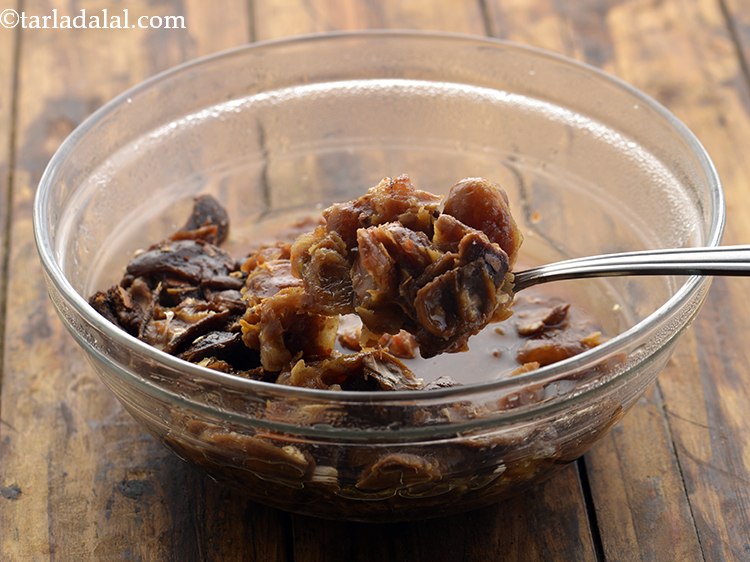 Step 7 – After an hour, you will see the dates and tamarind have softened.
