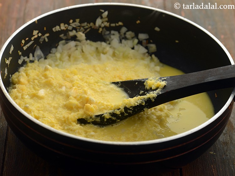 Step 9 – Add the corn water mixture to the <strong>sweet corn and spring onion soup</strong>.&nbsp;