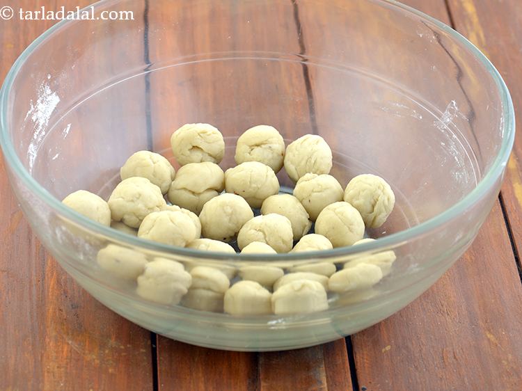 Step 11 – Divide the dough into 30 equal portions.