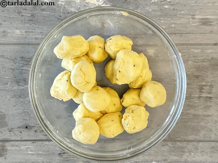 स्टेप 12 – <strong>टाको शेल</strong> को बेलने के लिए | <strong>मैक्सिकन टाको शेल …