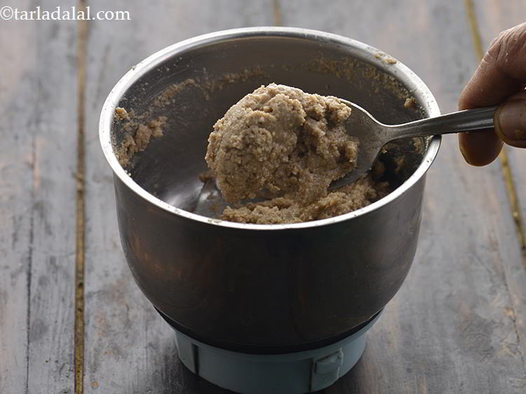 Step 29 – Blend it in a mixer till you get a smooth&nbsp;<strong>Tahini paste</strong>.