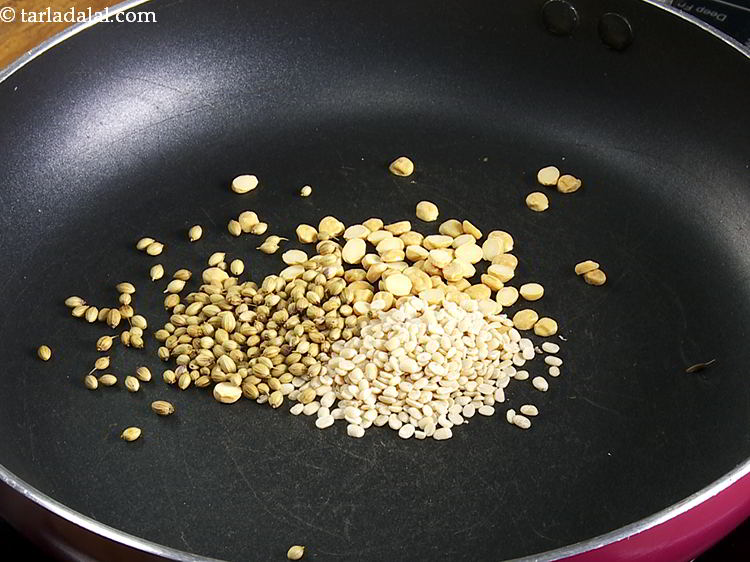 Step 14 – <p>Add coriander seeds.</p>