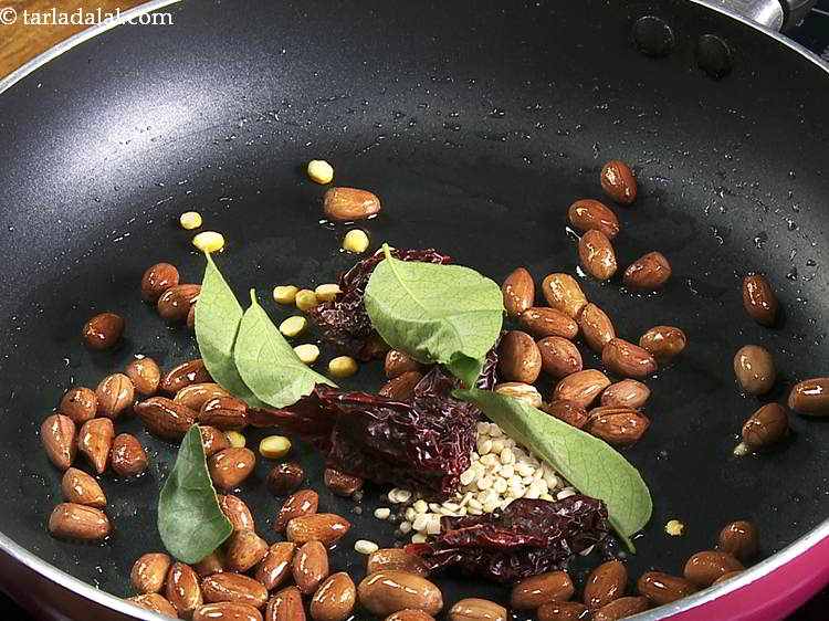 Step 29 – <p>Add curry leaves.</p>