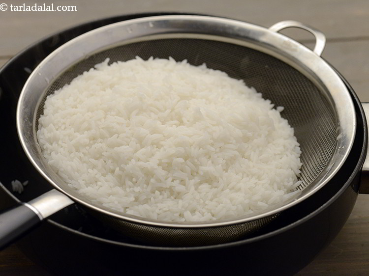Step 9 – <p>Pour into a colander and let the water drain out.</p>