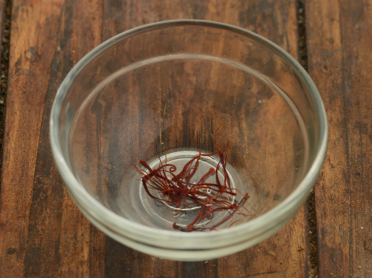 स्टेप 14 – चूँकि हम किसी भी खाद्य रंग का उपयोग नहीं कर …