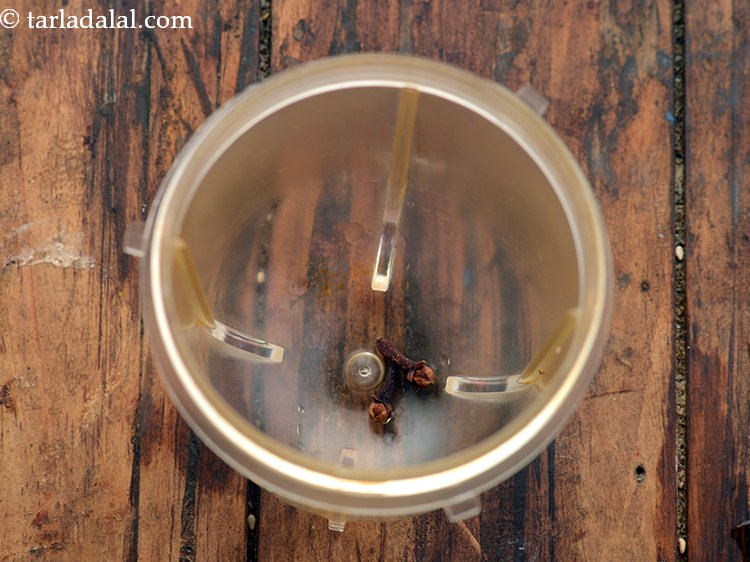 Step 2 – To prepare a spice powder for&nbsp;<strong>tendli bhaat recipe | Maharashtrian tendli bhaat | ivy gourd …