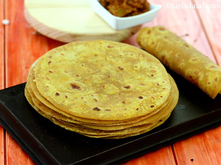 Step 20 – Serve the&nbsp;<strong>&nbsp;Gujarati plain thepla |&nbsp;thepla &nbsp;| healthy sada thepla |&nbsp;</strong>&nbsp;hot with <a href="https://www.tarladalal.com/Quick-Mango-Chunda--Aam-ka-Chunda-Gujarati-Raw-Mango-Sweet-Pickle-3429r">Chunda or sweet …