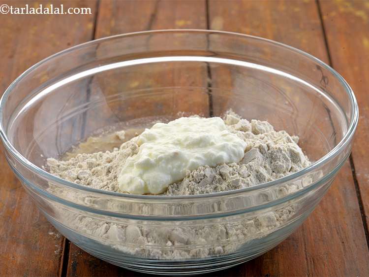 Step 4 – Now, we are going to curd into it. Curd makes the&nbsp;<strong>theplas</strong>&nbsp;soft to eat. You can …