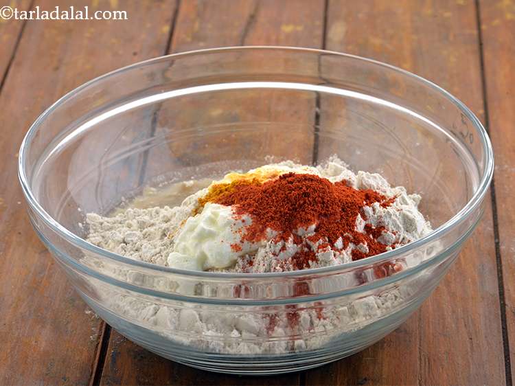 Step 6 – Next, we add the chilli powder to <strong>theplas</strong> for the kick of spiciness.&nbsp;