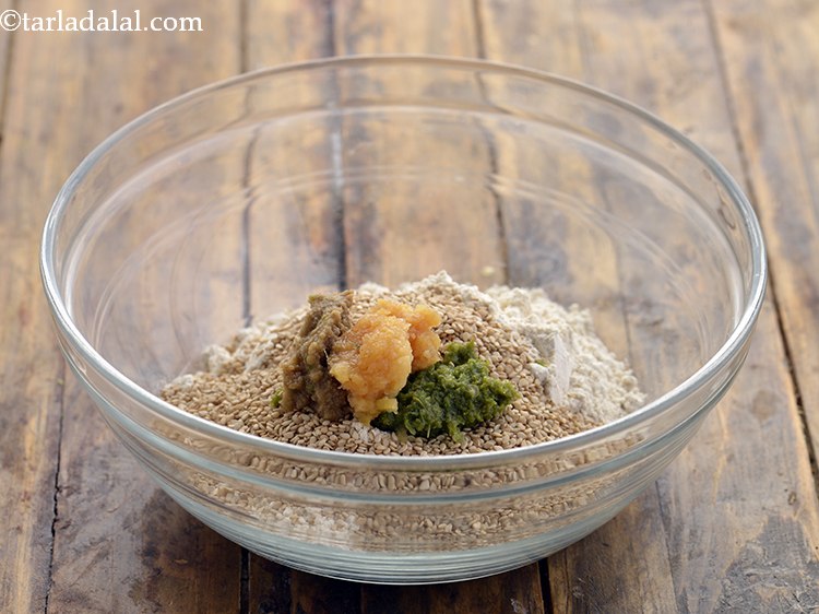 Step 5 – Add the garlic paste. The combination of jowar flour works really well with garlic but, …