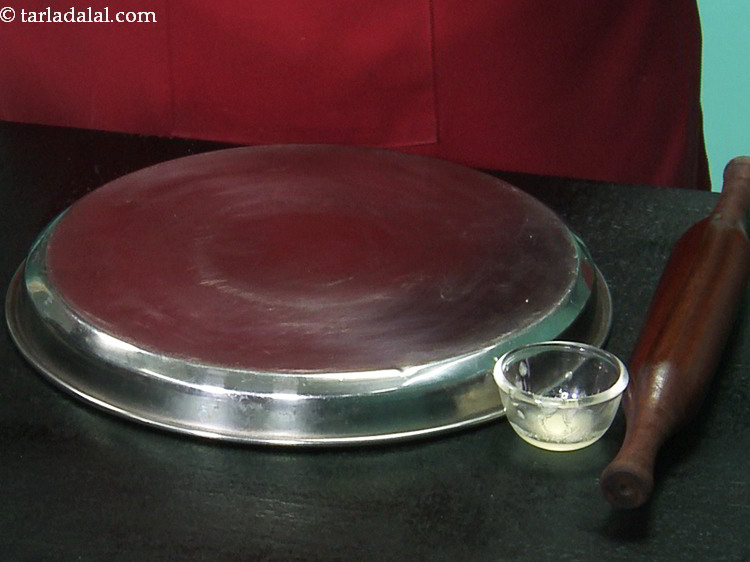 स्टेप 1 – <strong>तिल चिक्की रेसपी</strong> बनाने के लिए | <strong>गुड़ वाली तिल …