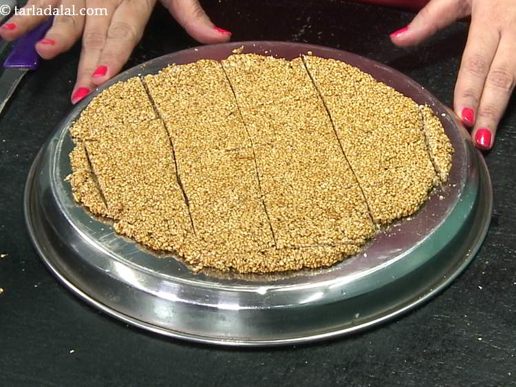 Step 19 – Allow <strong>til chikki recipe for kids</strong> to cool completely.