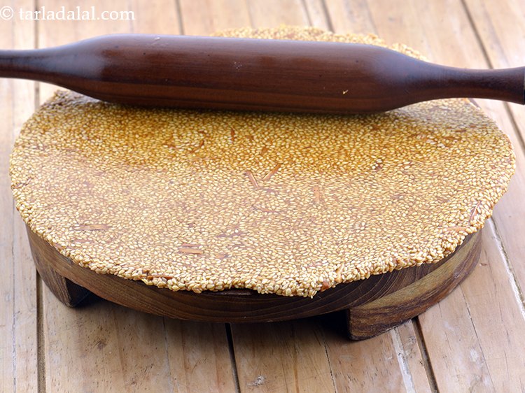 Step 13 – Then roll <strong>til patti </strong>into a 250 mm. (10&rdquo;) diameter circle using a greased rolling …