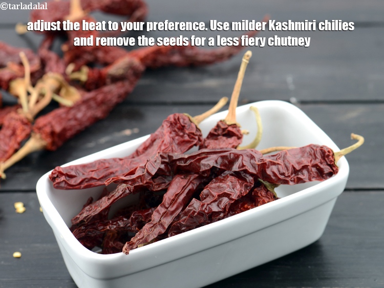 स्टेप 25 – अपनी पसंद के अनुसार तीखापन समायोजित करें। हल्की कश्मीरी मिर्च …