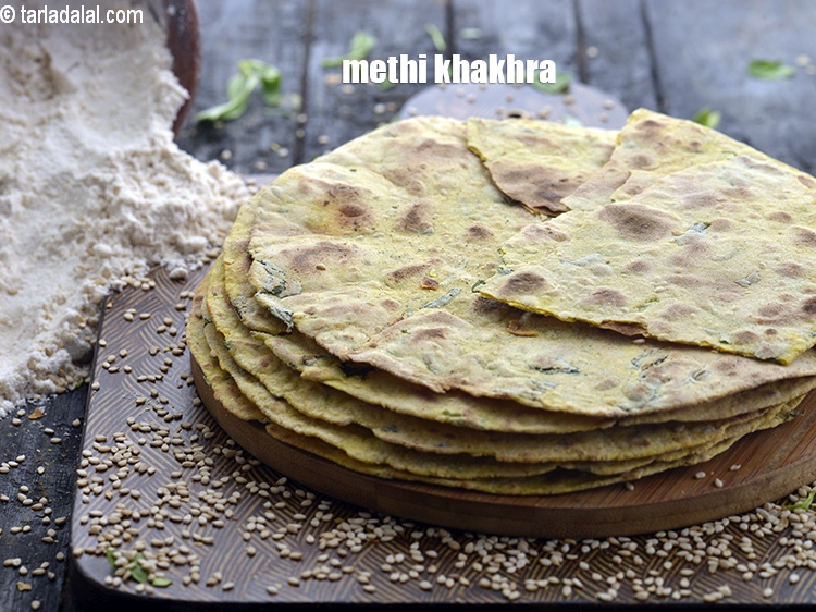 Step 19 – You can use any other flavoured <a href="https://www.tarladalal.com/recipes-for-healthy-khakhras-499" target="_blank">khakra</a> of your choice.