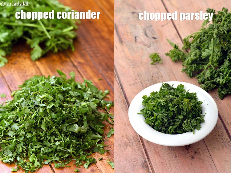 स्टेप 9 – धनिये या पार्सले से सजाइये।