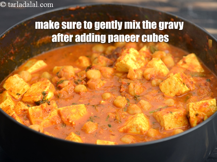 Step 39 – Make sure to gently mix the gravy after adding paneer cubes.