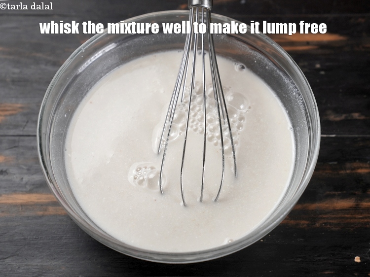 स्टेप 16 – मिश्रण को गांठ रहित बनाने के लिए इसे अच्छी तरह …