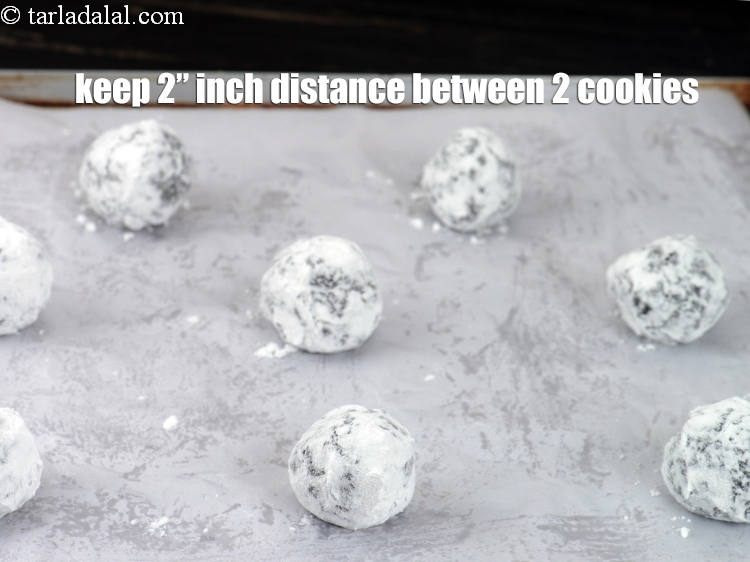 Step 25 – Keep 2&rdquo; inch distance between 2 cookies.&nbsp;