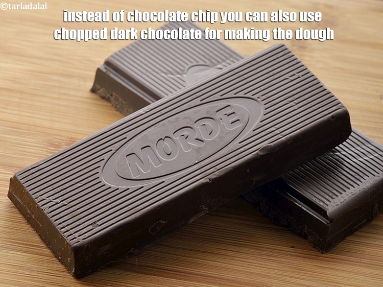 स्टेप 22 – चॉकलेट चिप के बजाय आप आटा बनाने के लिए कटी …