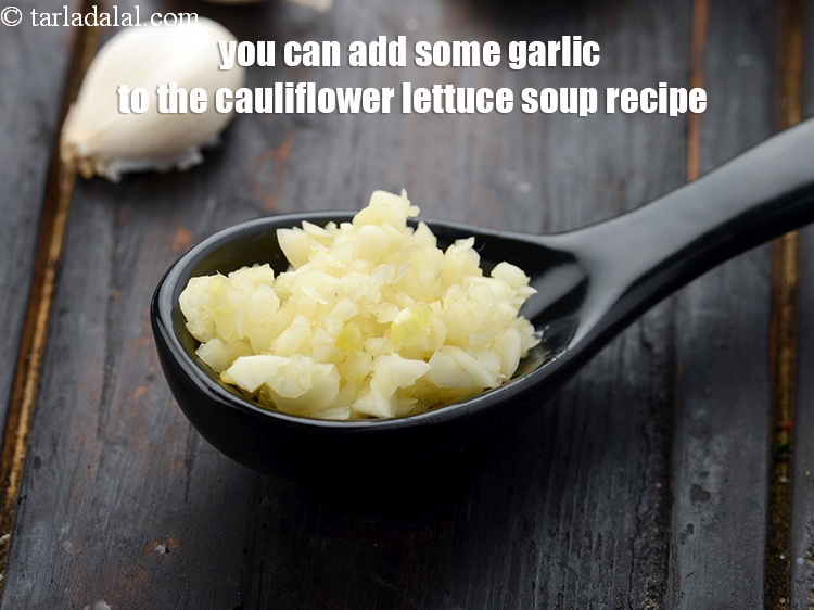 स्टेप 24 – <strong>आप फूलगोभी सलाद सूप रेसिपी</strong>&nbsp;में थोड़ा लहसुन मिला सकते हैं …