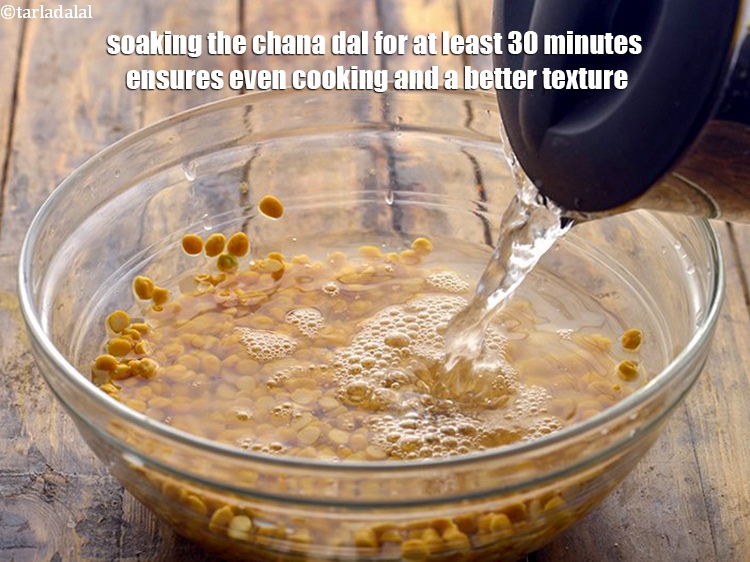 स्टेप 35 – चना दाल को कम से कम 30 मिनट तक भिगोने …