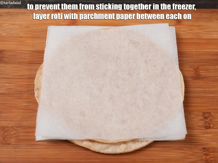 स्टेप 25 – फ्रीजर में इन्हें एक साथ चिपकने से रोकने के लिए, …