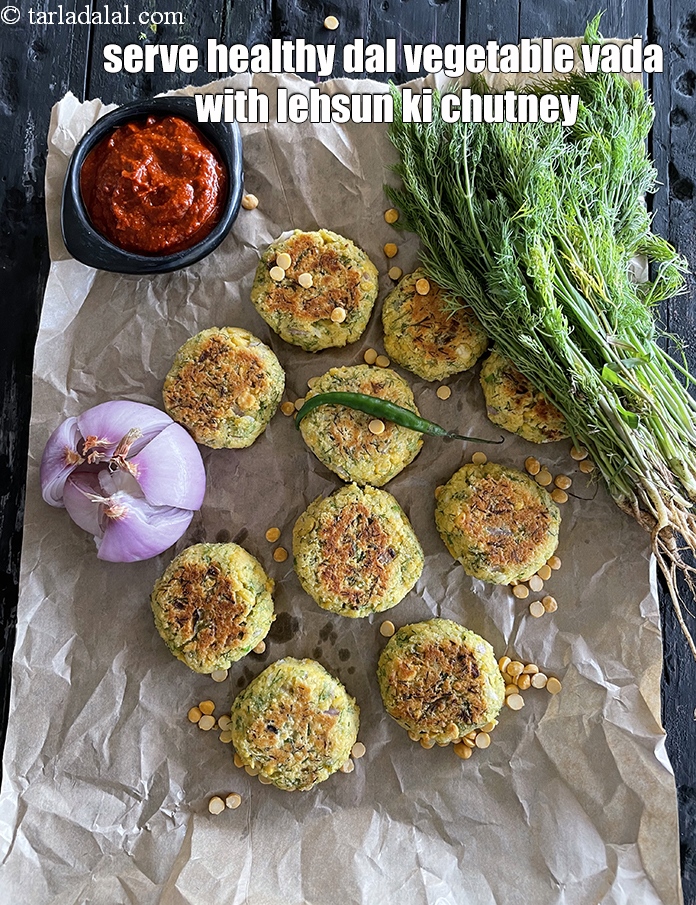 स्टेप 29 – लहसून की चटनी के साथ <strong>स्वस्थ दाल सब्जी वड़ा</strong> परोसें। …
