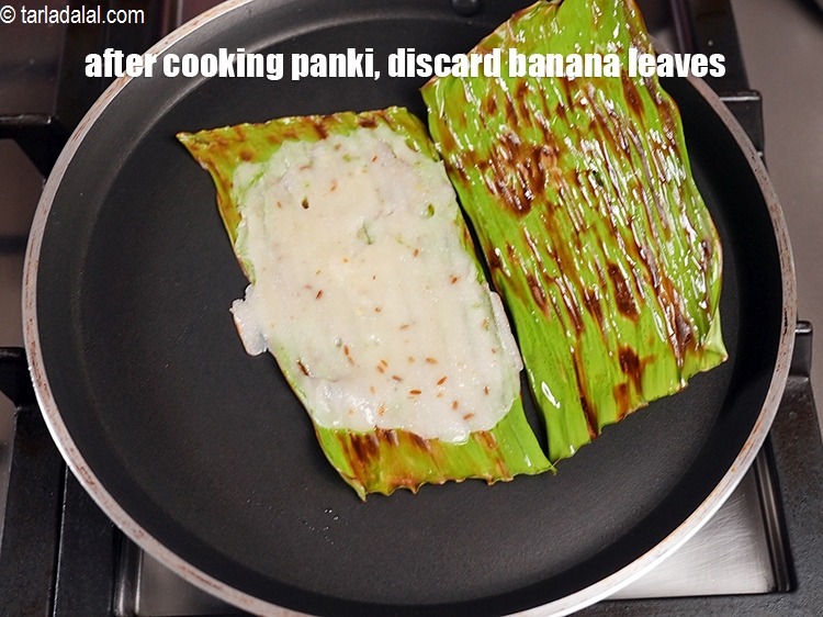 Step 30 – <meta charset="UTF-8" />After cooking&nbsp;<strong>sama panki | Gujarati farali panki |&nbsp;</strong>discard banana leaves.&nbsp;&nbsp;
