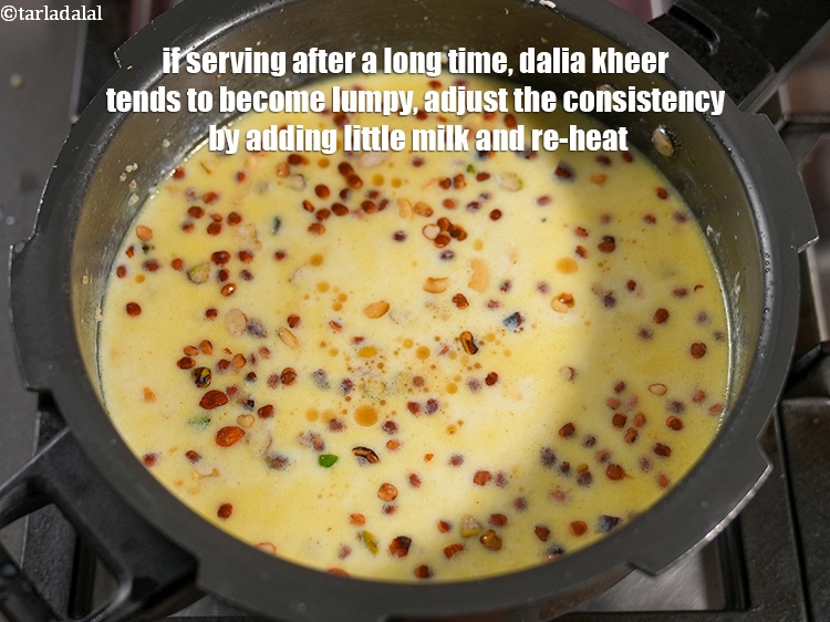 स्टेप 27 – लंबे समय के बाद परोसने पर दलिया खीर में गांठें …