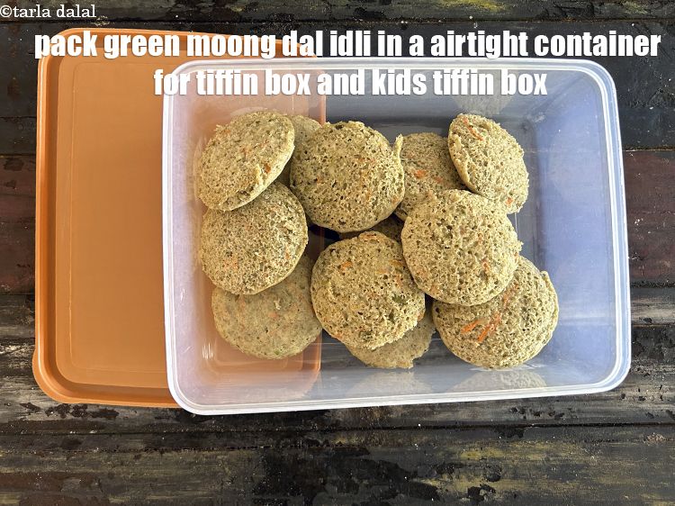 स्टेप 38 – हरी&nbsp;<strong>मूंग दाल और वेजिटेबल</strong>&nbsp;<strong>इडली&nbsp;</strong>को<strong>&nbsp;</strong><a href=""https://www.tarladalal.com/recipes-for-indian-tiffin-box-lunch-box-dabba--in-hindi-language-243"" target=""_blank"">भारतीय टिफिन लंच बॉक्स</a>&nbsp;&nbsp;या&nbsp;<a href=""https://www.tarladalal.com/recipes-for-kids-tiffin-snacks-in-hindi-language-344"" …