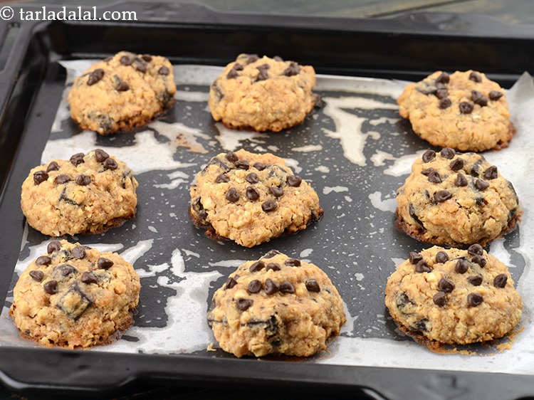 Step 18 – Cool the cookies completely otherwise it will break.