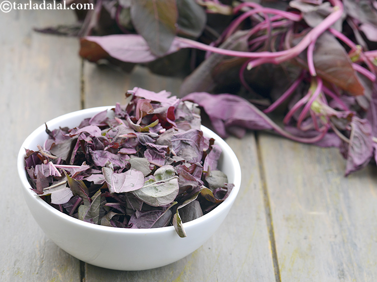 Step 3 – Green chawli leaves can be substituted with chopped red chawli leaves.&nbsp;