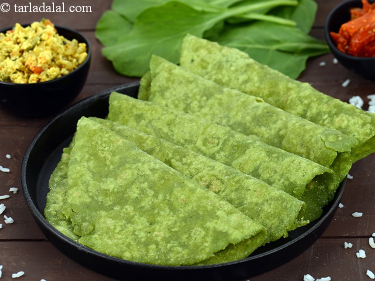 Step 28 – Serve palak aur chawal ki roti with sabzi of your choice or you can have …