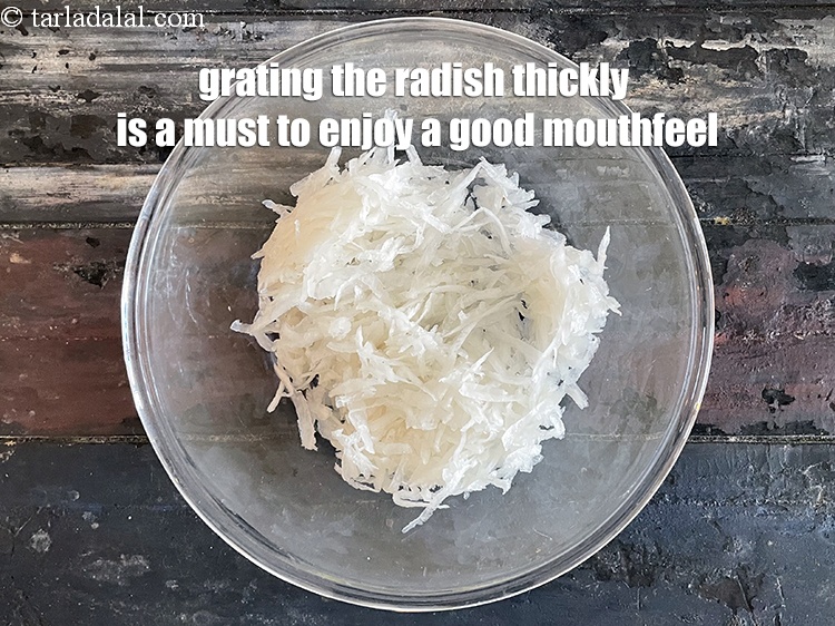 Step 16 – Grating the radish thickly is a must to enjoy a good mouthfeel.