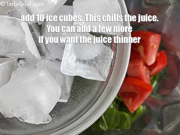 स्टेप 15 – १०&nbsp;बर्फ के टुकड़े डालें।&nbsp;इससे जूस&nbsp;ठंडा हो जाता है.&nbsp;यदि आप रस …