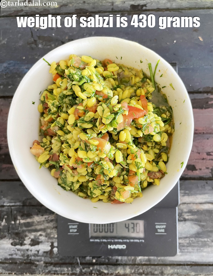 Step 39 – The net weight of the <meta charset="UTF-8" /><strong>moong dal suva sabzi&nbsp;</strong>&nbsp;is 430&nbsp;grams.