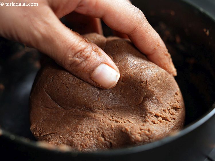 Step 19 – Always mix the mixture with your hands so it is mixed properly.&nbsp;