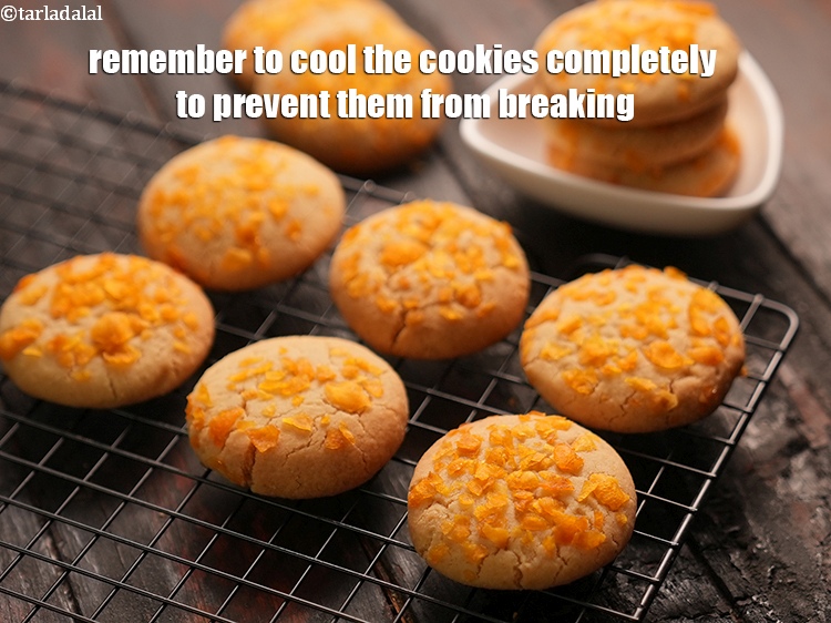 Step 22 – Remember to cool the cookies completely to prevent them from breaking.
