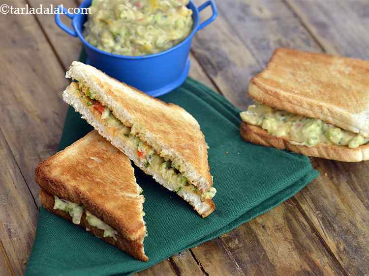 Step 21 – Serve <meta charset="UTF-8" /><strong>toasted hummus sandwich |&nbsp;veg hummus sandwich Indian style&nbsp;|&nbsp;veggie and hummus sandwich&nbsp;|&nbsp;mediterranean hummus …