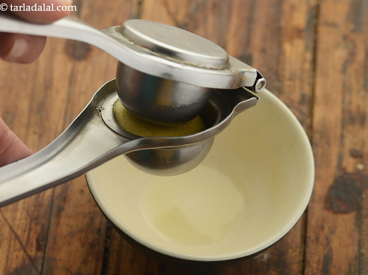 स्टेप 1 – <strong>टमाटर ककड़ी और प्याज का सलाद की रेसिपी</strong> | <strong>खीरा …