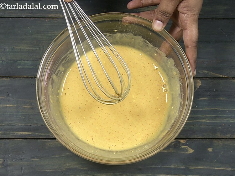 स्टेप 10 – बारीक कटा हुआ टमाटर डालें। आप कसा हुआ गाजर और …