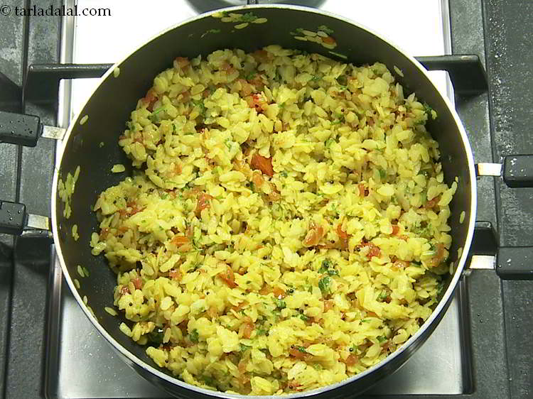 स्टेप 17 – अच्छी तरह से मिलाएं और मध्यम आंच पर ३ मिनट …