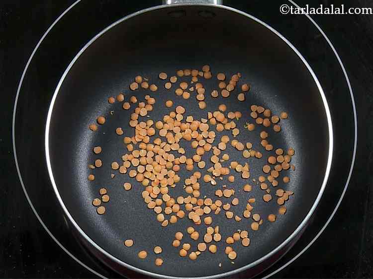 Step 1 – To make the Tomato Rasam, we first have to make the rasam masala. For this, …