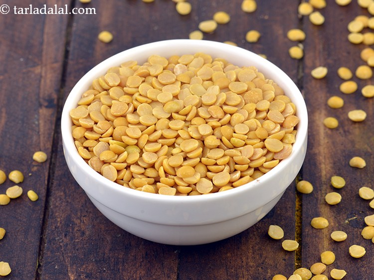 Step 4 – Add 2 tbsp&nbsp;<a href="https://www.tarladalal.com/glossary-toovar-dal-arhar-dal-toor-dal-split-pigeon-peas-tur-dal-955i">toovar (arhar) dal</a>&nbsp;, washed and drained.&nbsp;