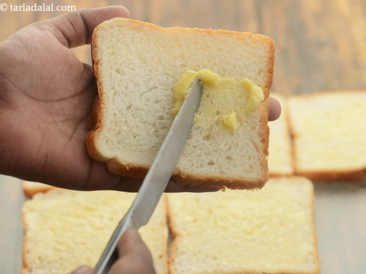 Step 2 – To make&nbsp;<strong>tricolour&nbsp;sandwich recipe | Indian &nbsp;tricolor&nbsp;sandwich |&nbsp;carrot paneer double layered sandwich |</strong>&nbsp;butter 6 bread slices …
