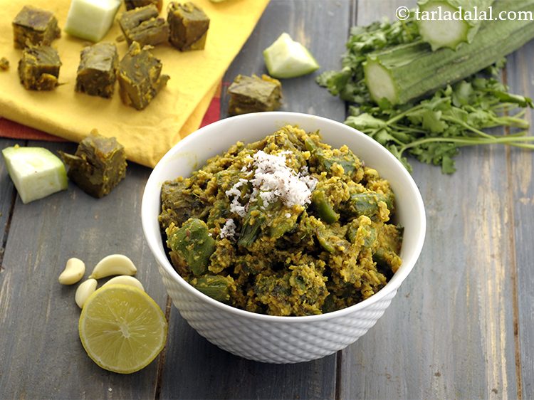 स्टेप 29 – <strong>तुरीया पातरा</strong> को नारियल और धनिया से सजाकर गरमा गरम …