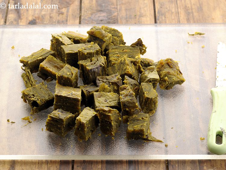 Step 5 – Cut 6 to 8 patra depending upon their size into cubes and keep aside.