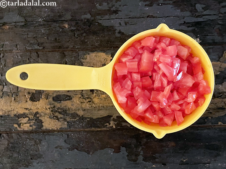 Step 4 – Then finely chop the tomatoes.