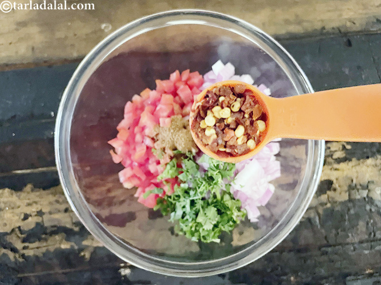 Step 9 – Add&nbsp;<meta charset="UTF-8" />1 tsp&nbsp;<a href="glossary-dry-red-chilli-flakes-paprika-338i">dry red chilli flakes (paprika)</a>.